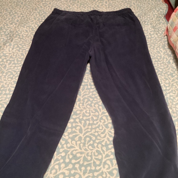 Gap navy pant size small - stretch at back. - Picture 14 of 16